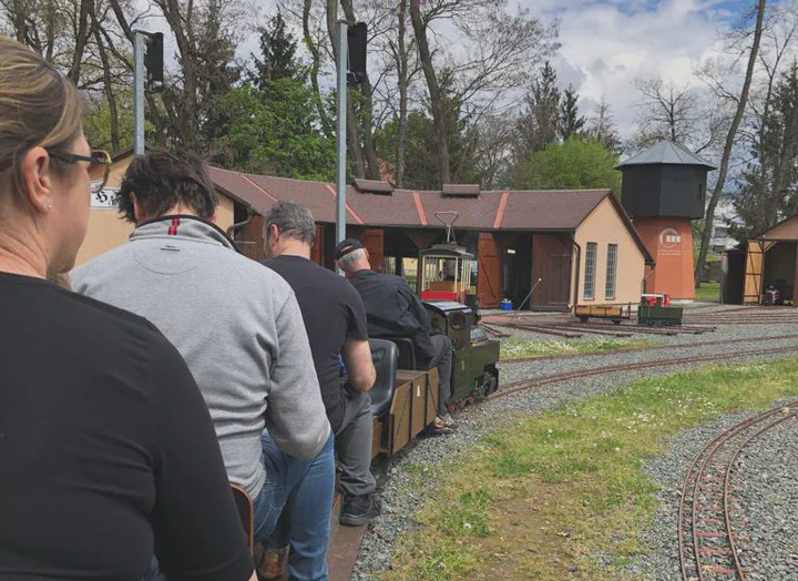 Eine fahrt mit einer Dampflock des Dampfbahnclubs